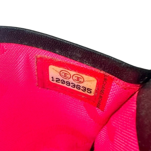 Authentic CHANEL Cambon Black Quilted Smooth Leather & Hot Pink Card Holder - Picture 4 of 14